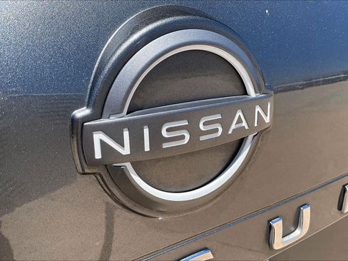 Used 2023 Nissan Rogue SV FWD image 30