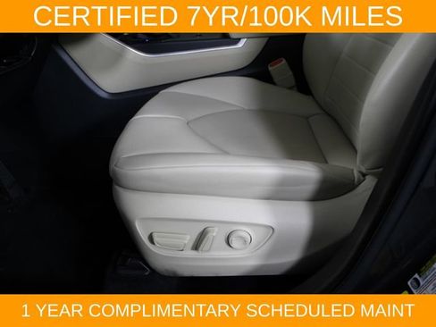 Used 2024 Toyota Highlander XLE AWD/4WD image 18