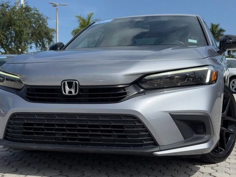 Used 2023 Honda Civic Sport image 2