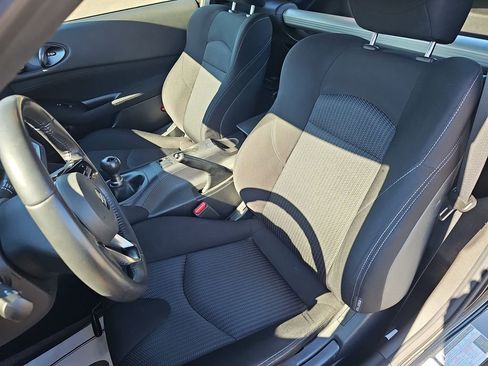 Used 2024 Nissan Z Sport w/ Floor Mat Package image 16