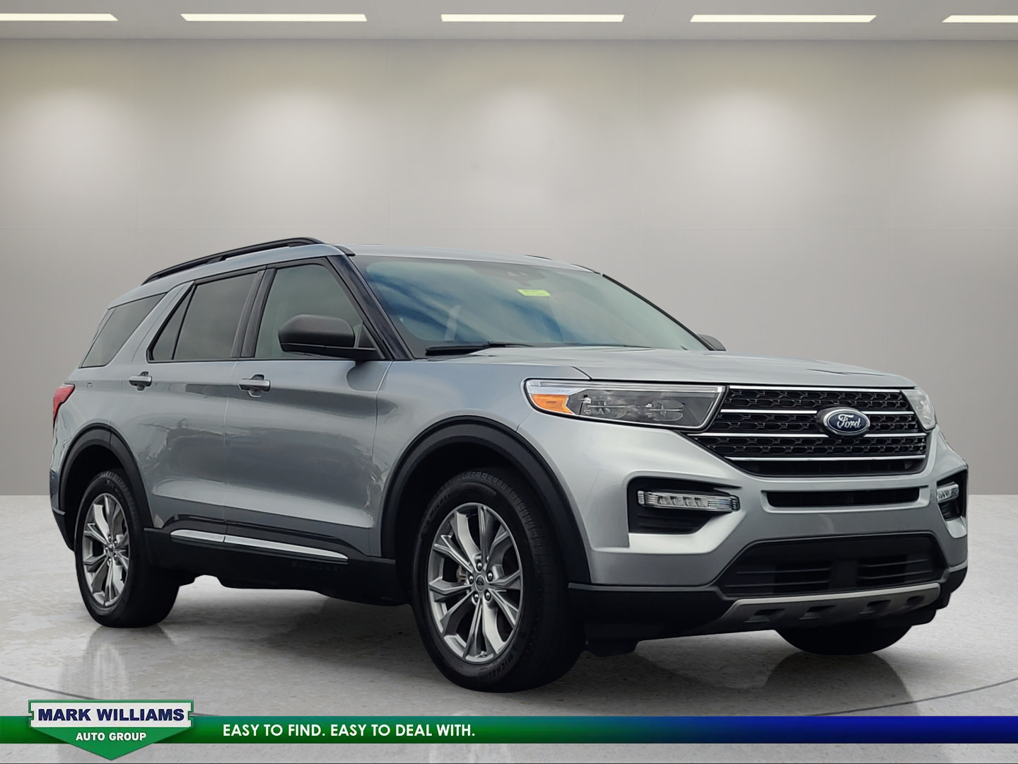 Certified 2023 Ford Explorer XLT w/ Equipment Group 202A AWD/4WD image 1
