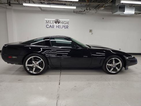 Used 1994 Chevrolet Corvette Coupe image 4