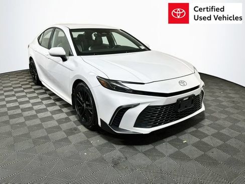 Certified 2025 Toyota Camry SE w/ Convenience Package FWD image 1