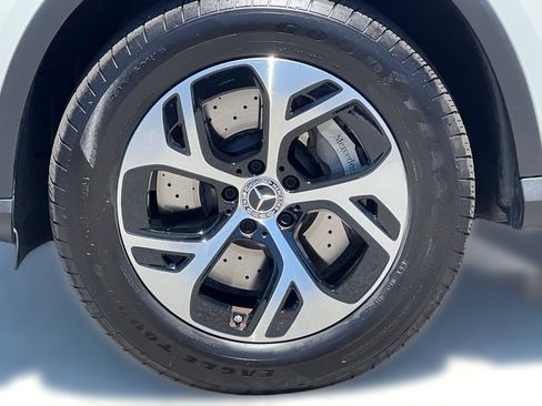 Certified 2025 Mercedes-Benz GLC 350e 4MATIC image 11