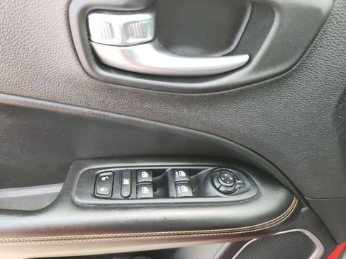 Used 2019 Jeep Compass Limited image 25