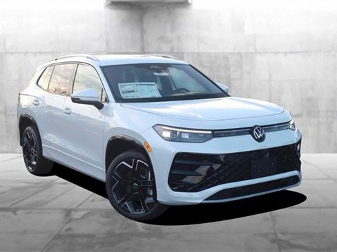 New 2026 Volkswagen Tiguan SEL R-Line image 2