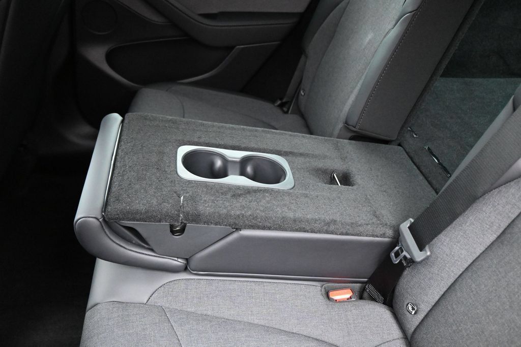 Used 2026 Tesla Model Y 2WD image 21