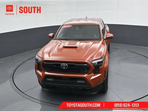 Used 2025 Toyota Tacoma TRD Sport w/ TRD Sport Upgrade Package AWD/4WD image 47