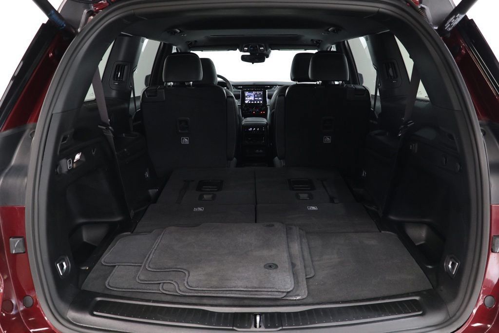 Used 2023 Jeep Grand Cherokee L Laredo AWD/4WD image 35