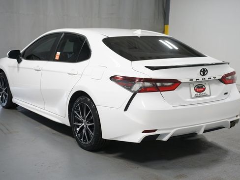 Used 2023 Toyota Camry SE w/ Convenience Package FWD image 6
