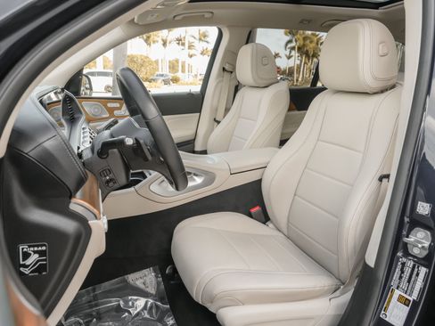 Used 2021 Mercedes-Benz GLS 450 4MATIC image 7