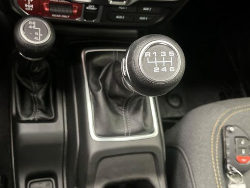 Used 2026 Jeep Wrangler Unlimited Sport AWD/4WD image 23