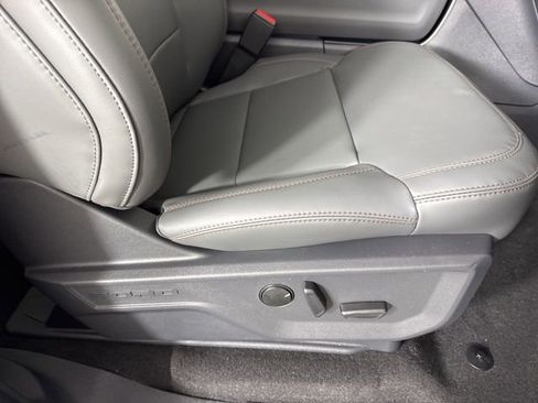 New 2025 Ford Expedition Active image 21