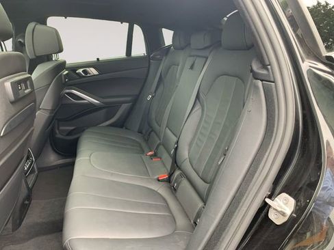 Used 2022 BMW X6 xDrive40i w/ Executive Package AWD/4WD image 13