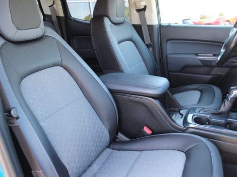 Used 2022 Chevrolet Colorado Z71 AWD/4WD image 29