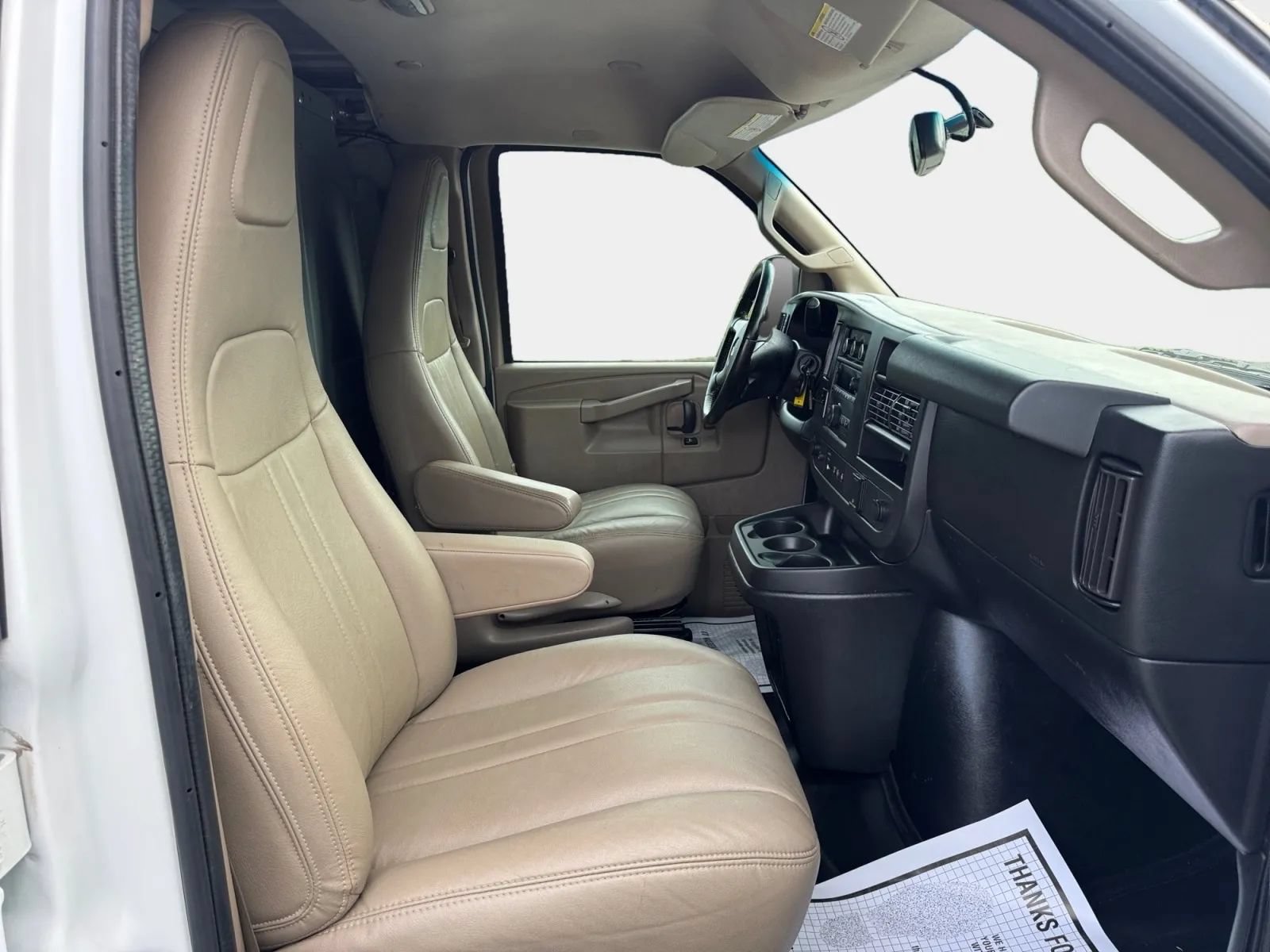 Used 2018 Chevrolet Express 2500 w/ Driver Convenience Package RWD image 10