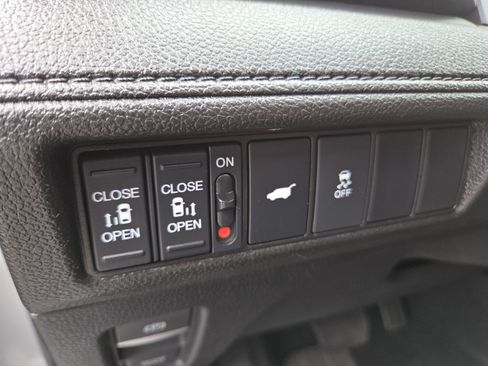 Used 2025 Honda Odyssey EX-L image 12
