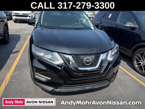 Used 2017 Nissan Rogue SL w/ SL Premium Package FWD image 2