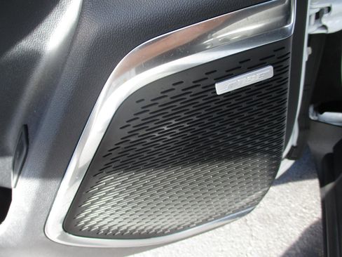 Used 2025 GMC Acadia Elevation image 35