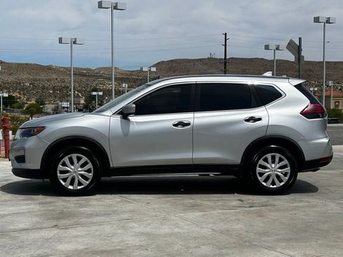 Used 2020 Nissan Rogue S FWD image 5
