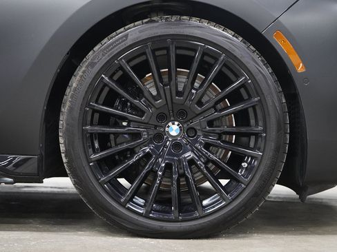 Used 2025 BMW 760i xDrive w/ Executive Package AWD/4WD image 41