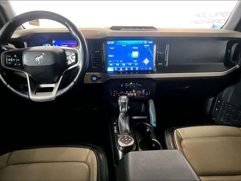 Used 2022 Ford Bronco Wildtrak image 11