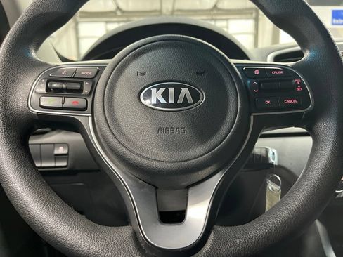Used 2019 Kia Sportage LX FWD image 18
