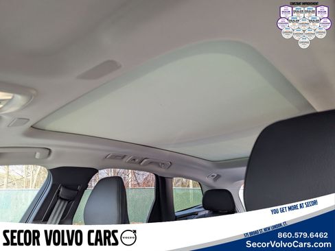 Certified 2022 Volvo XC60 B6 Inscription w/ Advanced Package image 18
