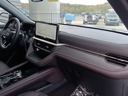 New 2026 Ford Explorer Platinum image 34