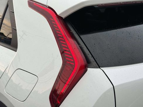 Certified 2024 Kia Niro EX w/ EX Cold Weather Package FWD image 10