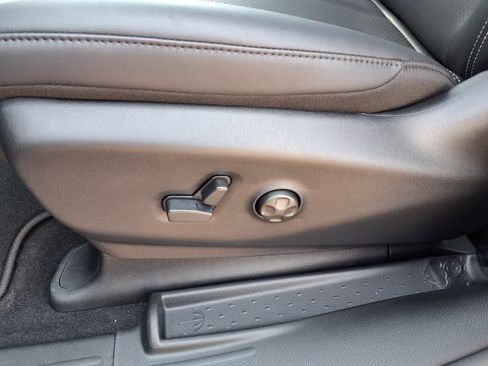 New 2026 Chrysler Pacifica Select image 16