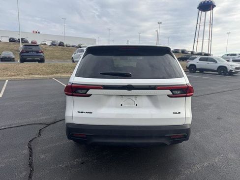 Certified 2024 Toyota Grand Highlander XLE image 4