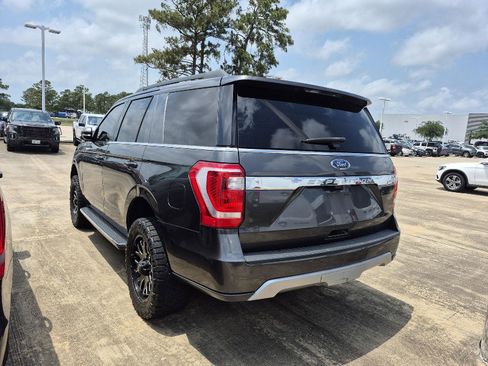 Used 2020 Ford Expedition XLT w/ Equipment Group 202A RWD image 4