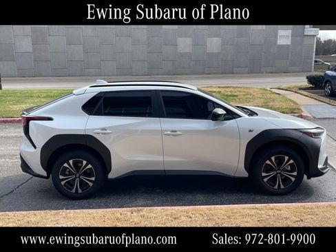 Used 2025 Subaru Solterra Premium w/ Premium Convenience Package image 7