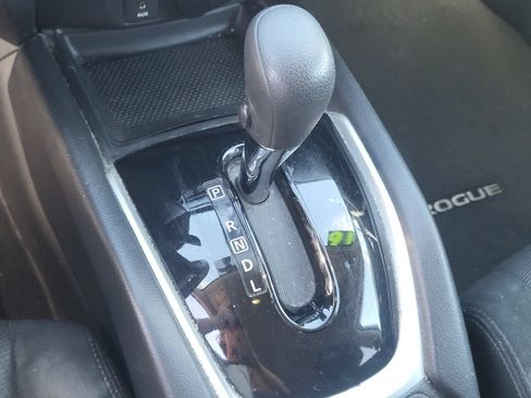 Used 2016 Nissan Rogue SV AWD/4WD image 21