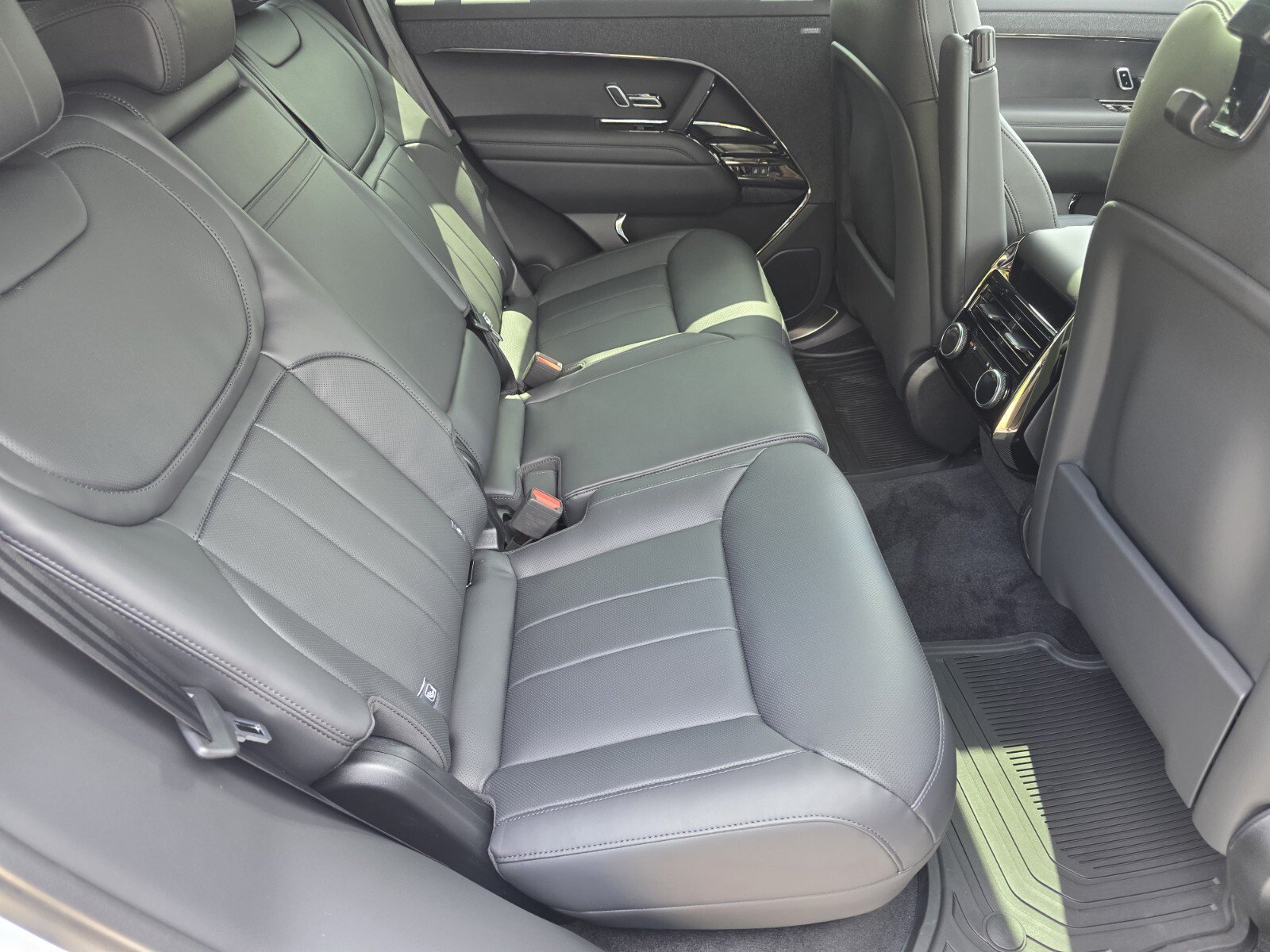 New 2026 Land Rover Range Rover Sport Dynamic SE AWD/4WD image 5