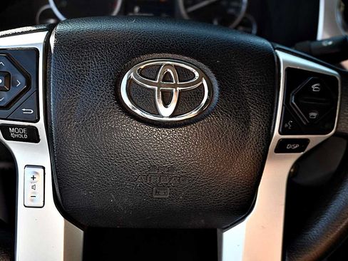 Used 2017 Toyota Tundra SR5 w/ SR5 Upgrade Package RWD image 16
