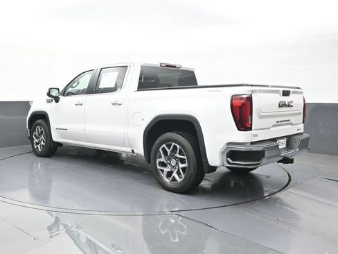 Used 2023 GMC Sierra 1500 SLT w/ SLT Convenience Package AWD/4WD image 10
