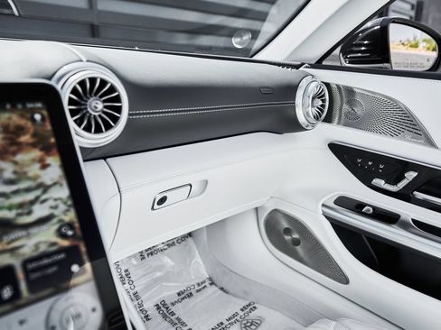 Used 2026 Mercedes-Benz Maybach SL 680 image 76