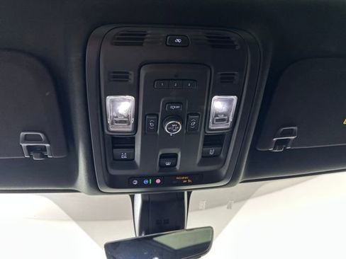 Used 2021 GMC Yukon XL Denali w/ Denali Premium Package image 24