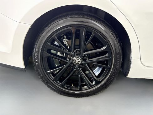 Used 2025 Toyota Camry SE w/ Convenience Package FWD image 33