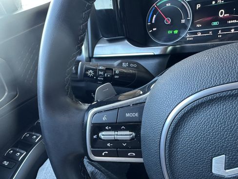 Used 2023 Kia Sorento EX image 19