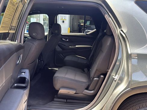Used 2023 Chevrolet Traverse LT AWD/4WD image 19