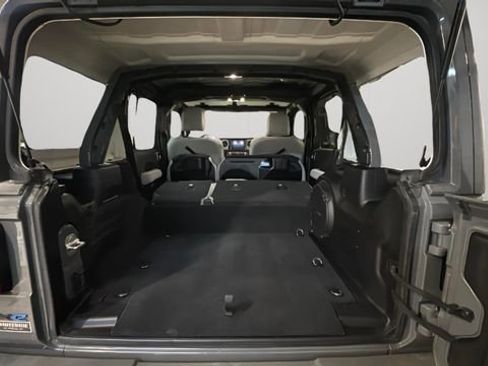 Used 2022 Jeep Wrangler Unlimited Sahara image 7