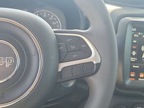 Used 2023 Jeep Renegade Latitude AWD/4WD image 22