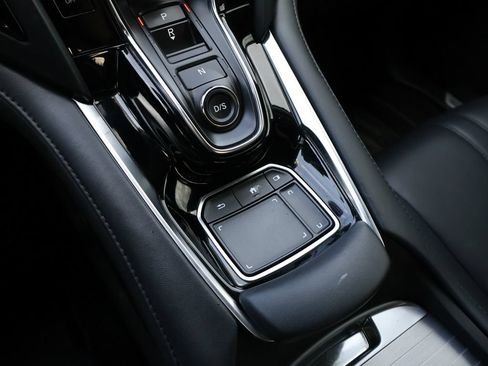 Used 2024 Acura RDX SH-AWD image 25