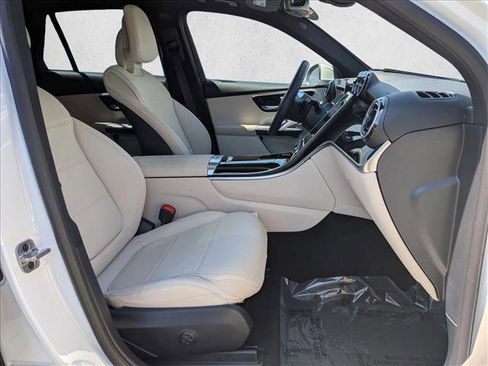 Used 2026 Mercedes-Benz GLC 300 4MATIC image 21