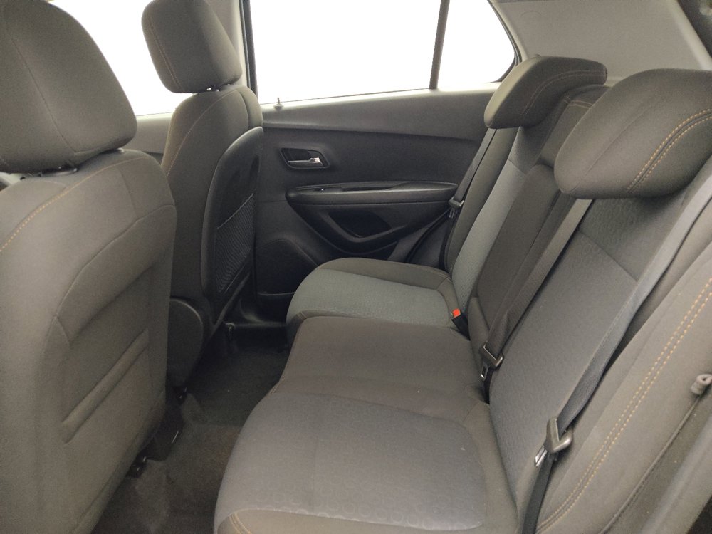 Used 2020 Chevrolet Trax LS w/ LPO, Cargo Package FWD image 18