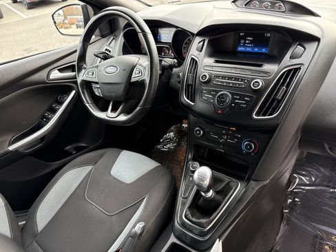 Used 2017 Ford Focus ST image 21