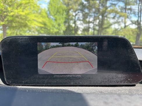 Used 2019 MAZDA MAZDA3 Hatchback image 16